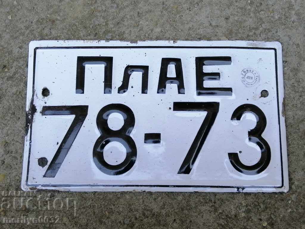Enamelled registration number for a motor vehicle, plate, sign