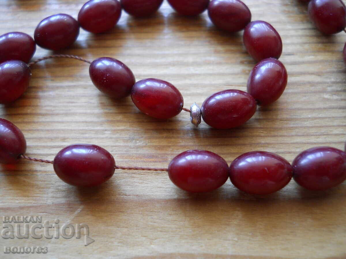 Κομπολόι - κόκκινο κεχριμπάρι με τιμή 300.00 BGN | € 153.39 Κομπολόι - κόκκινο κεχριμπάρι με τιμή 300.00 BGN | € 153.39