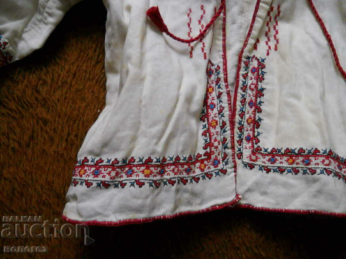 Πουκάμισο από παιδική παραδοσιακή φορεσιά με τιμή 65.00 BGN | € 33.23 Πουκάμισο από παιδική παραδοσιακή φορεσιά με τιμή 65.00 BGN | € 33.23