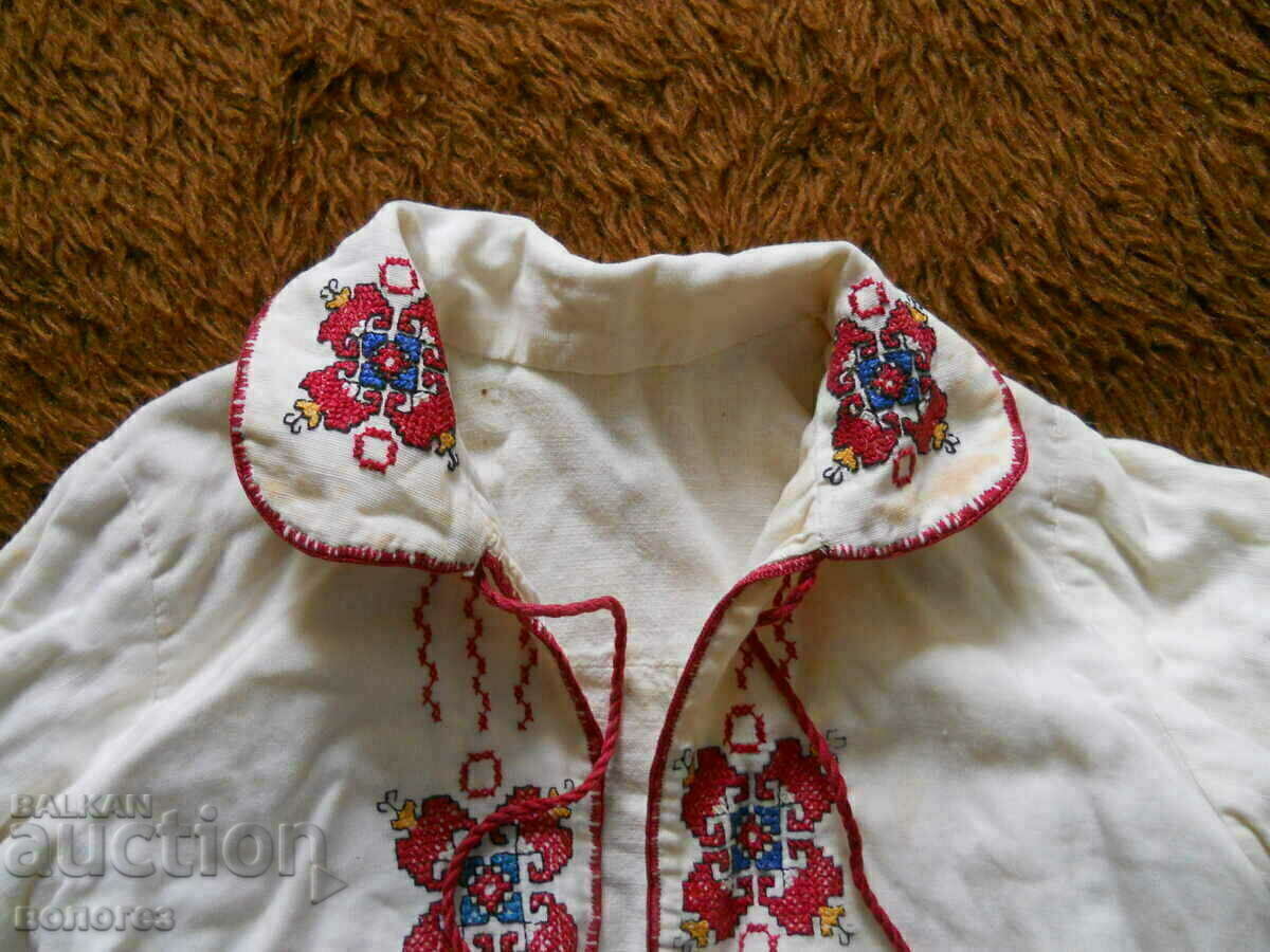 Παράδοση Πουκάμισο από παιδική παραδοσιακή φορεσιά Παράδοση Πουκάμισο από παιδική παραδοσιακή φορεσιά