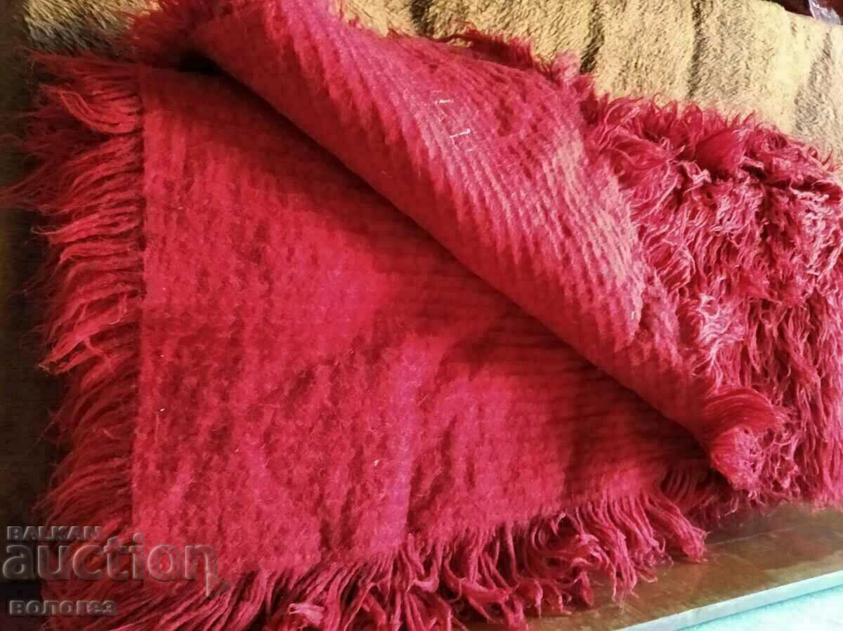 Graov kitenik με μακριά κρόσσια με τιμή 150.00 BGN | € 76.69 Graov kitenik με μακριά κρόσσια με τιμή 150.00 BGN | € 76.69