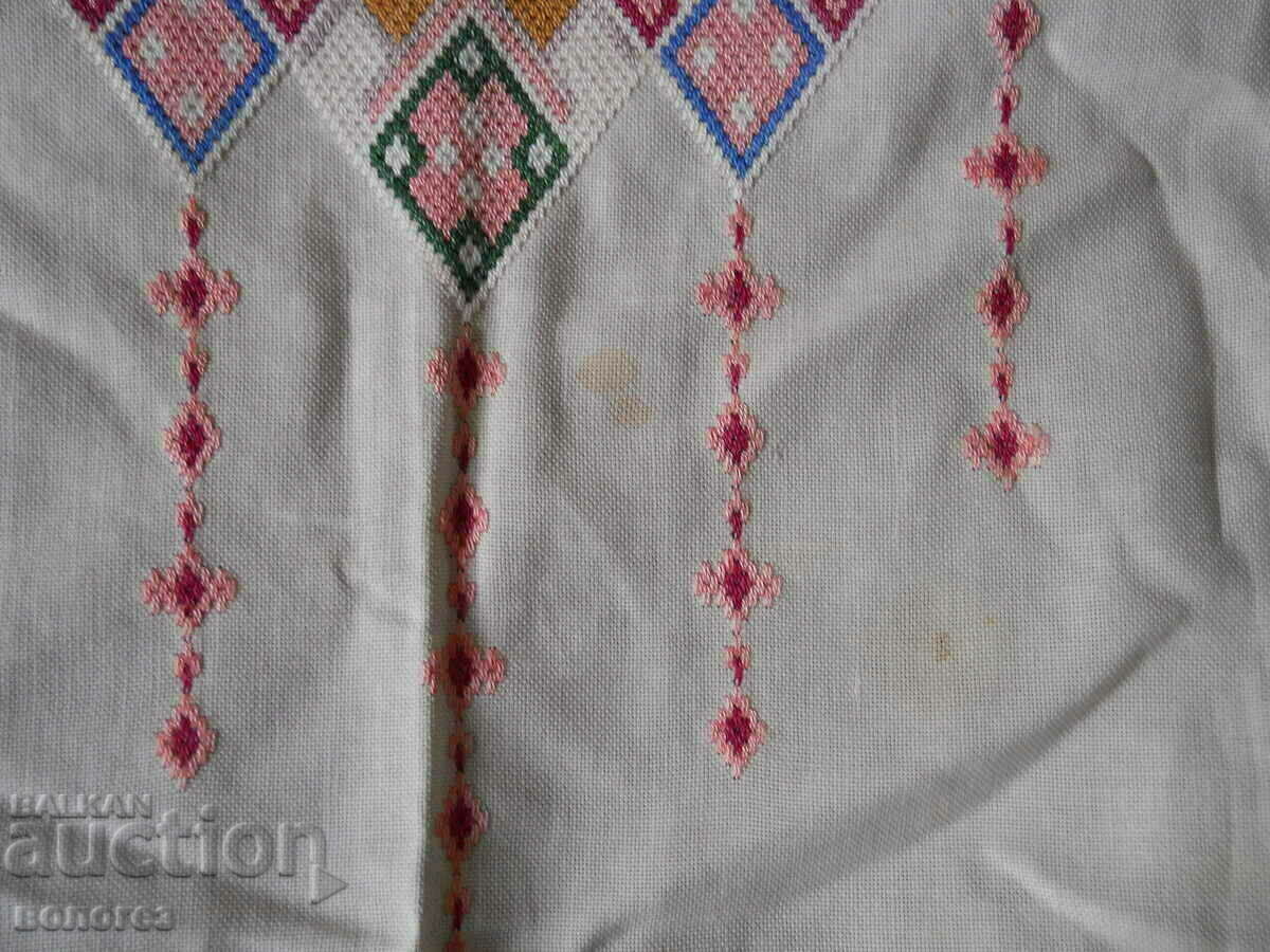 Παράδοση Παλιό κεντημένο στο χέρι τραπεζομάντιλο