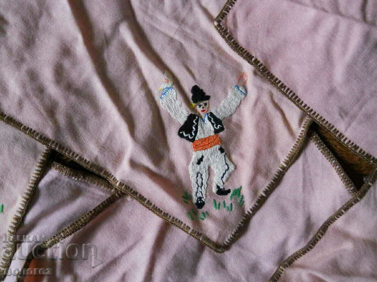 Licitație Șervețele vechi brodate manual - 6 buc Licitație Șervețele vechi brodate manual - 6 buc