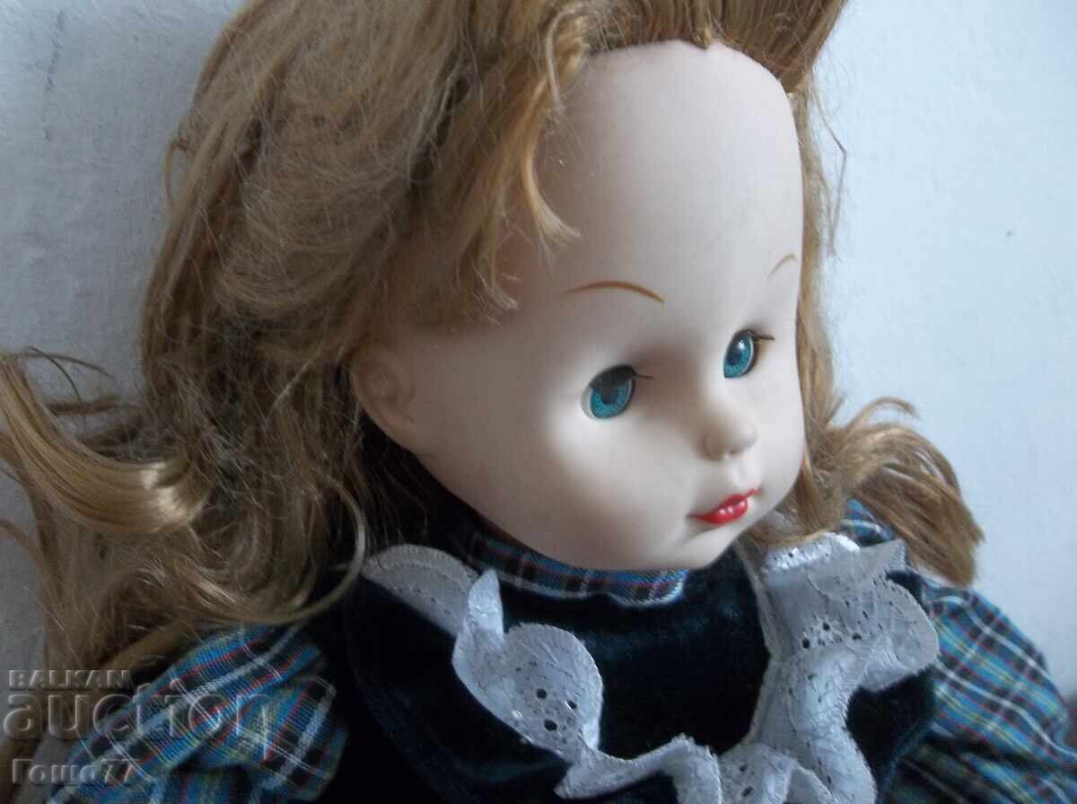 Κούκλα με τιμή 5.00 BGN | € 2.56 Κούκλα με τιμή 5.00 BGN | € 2.56