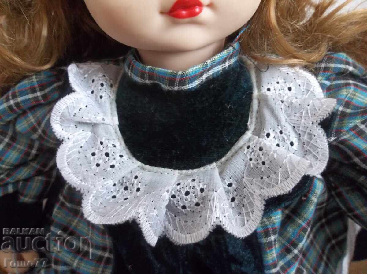 Licitație Păpuşă