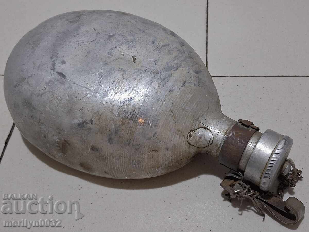 Old aluminum military canteen - 5
