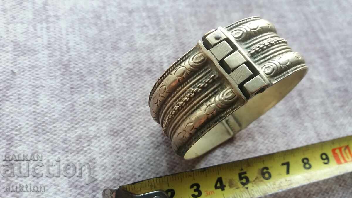 ВЪЗРОЖДЕНСКА ГРИВНА - РЪЧНА ИЗРАБОТКА - САЧАН с цена 48.99 лв. | € 25.05