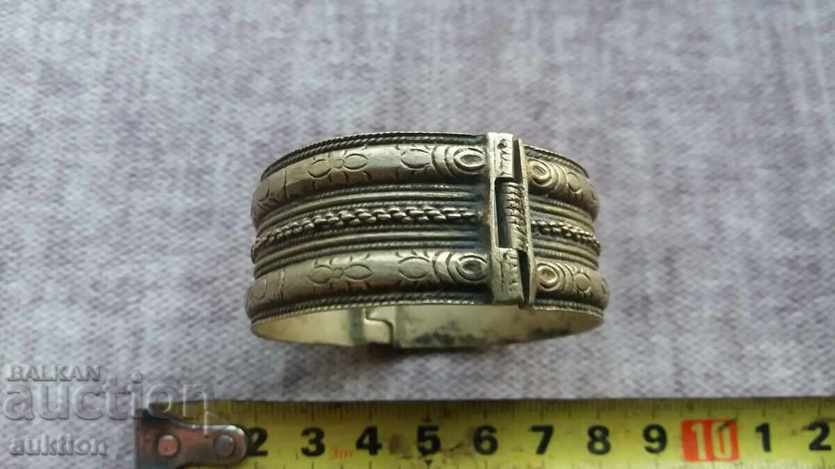 Доставка на ВЪЗРОЖДЕНСКА ГРИВНА - РЪЧНА ИЗРАБОТКА - САЧАН