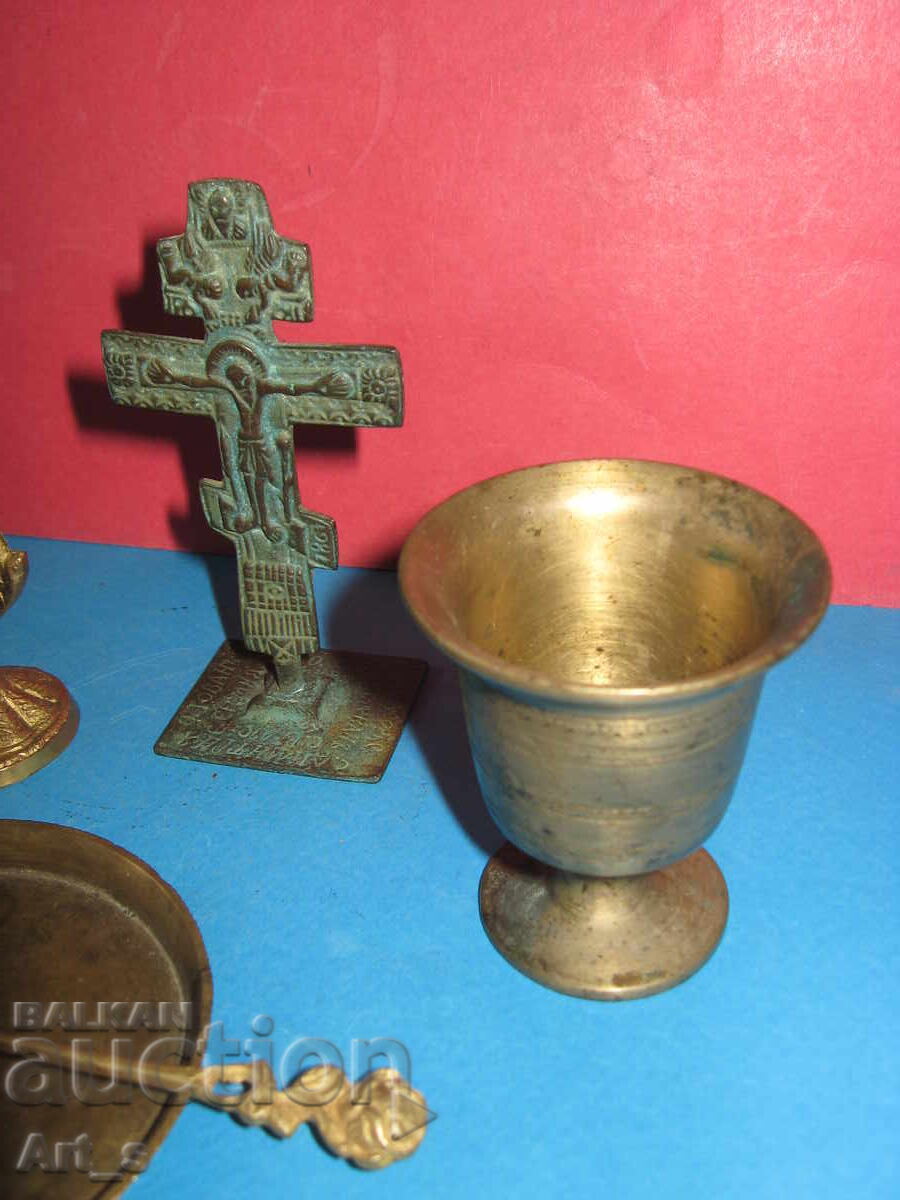 Παράδοση Λοτ από 6 ορθόδοξα θρησκευτικά οικιακά αντικείμενα για λατρεία