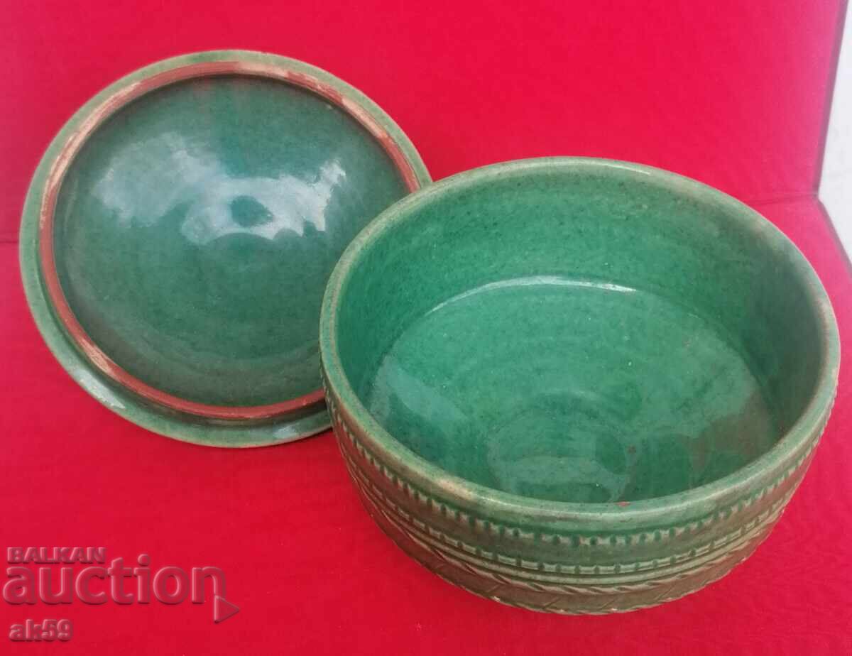 Κατσαρόλα με καπάκι - πράσινη γυάλωση με τιμή 195.00 BGN | € 99.70 Κατσαρόλα με καπάκι - πράσινη γυάλωση με τιμή 195.00 BGN | € 99.70