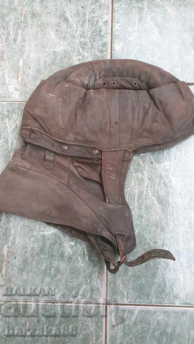 Παράδοση 2 τμχ. Παλιά δερμάτινα Κράνη Μοτοσυκλέτας