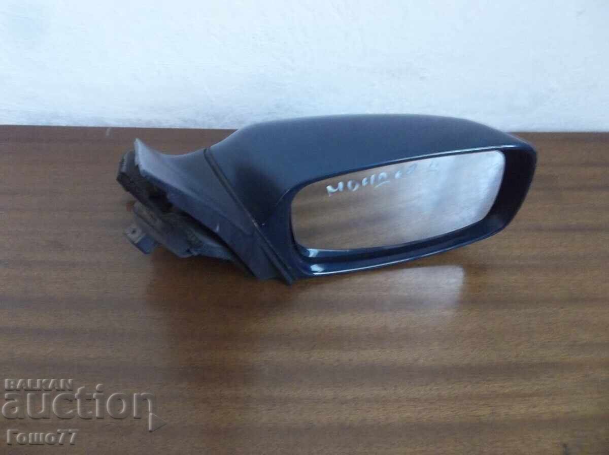 Ενας καθρέφτης