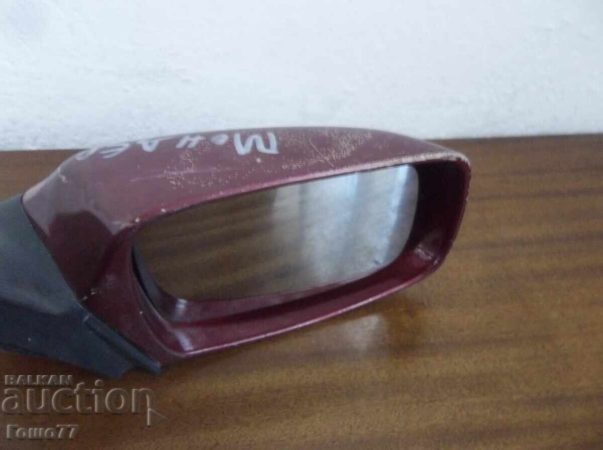 O oglinda cu preț 10.00 BGN | € 5.11