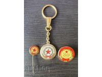 Λοτ από δύο σήματα + μπρελόκ του ΤΣΣΚΑ