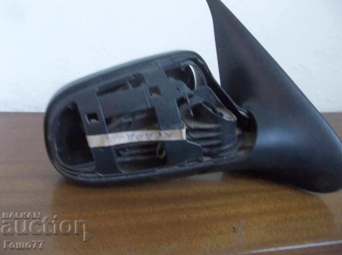 Δημοπρασία Ενας καθρέφτης