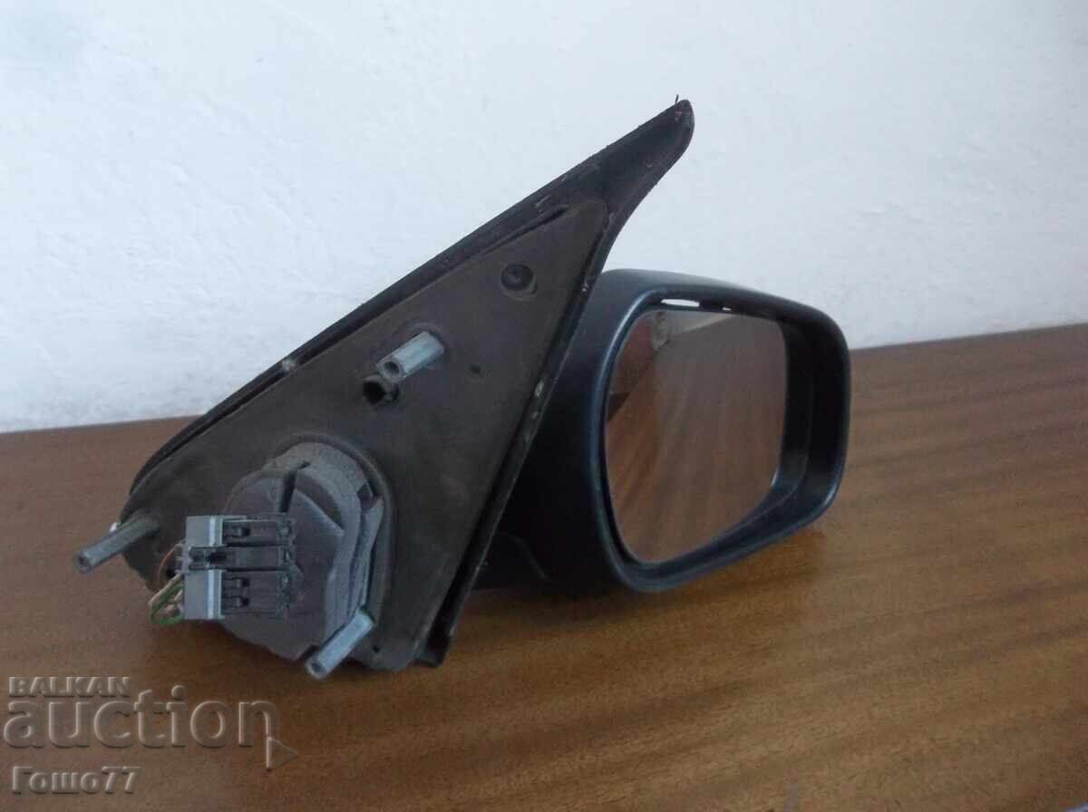 Ενας καθρέφτης