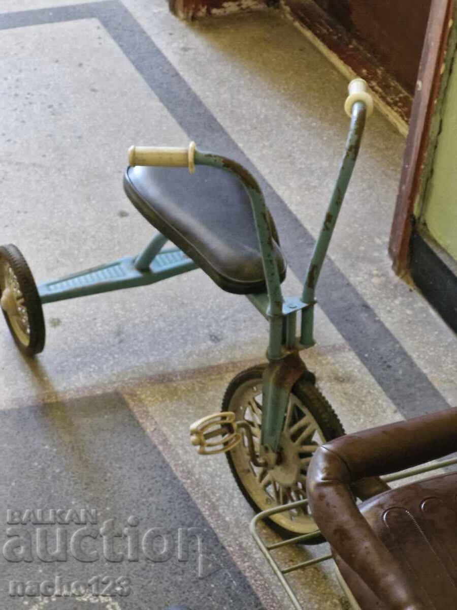 Livrarea Cărucior retro pentru bebeluși + tricicletă pentru copii