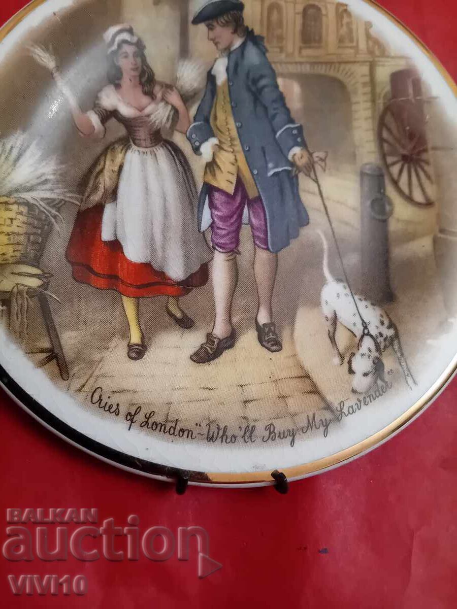 Farfurie din porțelan vechi, 12cm cu preț € 15.00 | 29.34 BGN Farfurie din porțelan vechi, 12cm cu preț € 15.00 | 29.34 BGN