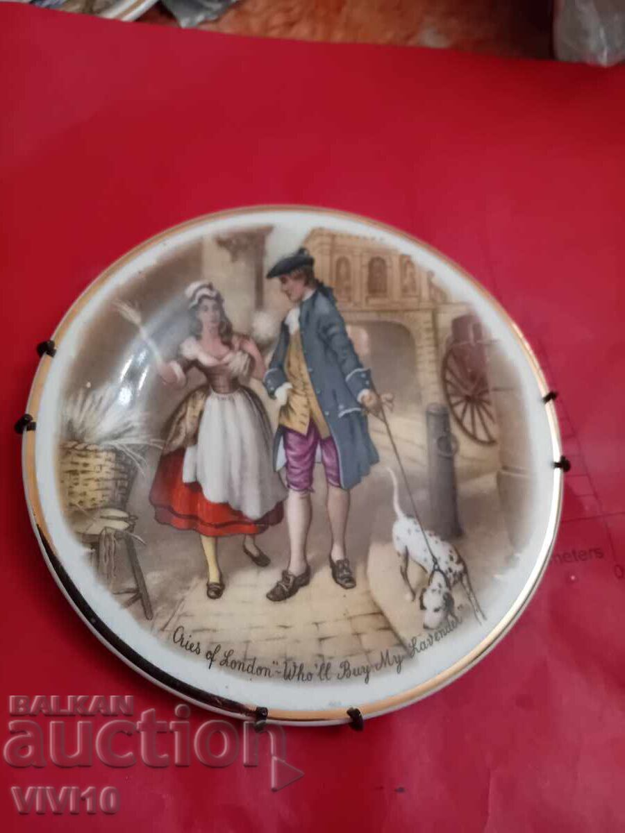 Farfurie din porțelan vechi, 12cm Farfurie din porțelan vechi, 12cm