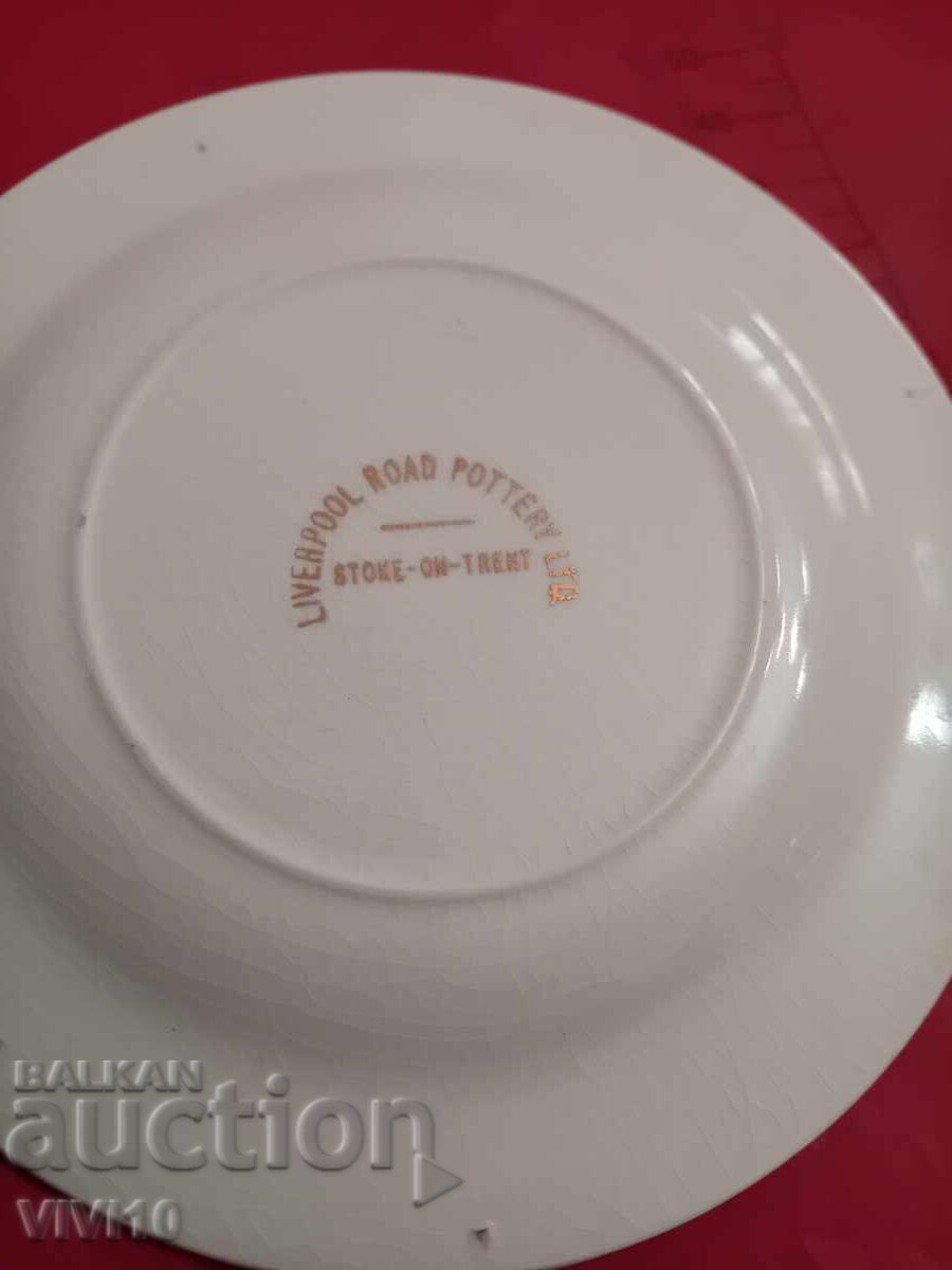 Auction  Antique porcelain plate, 12cm