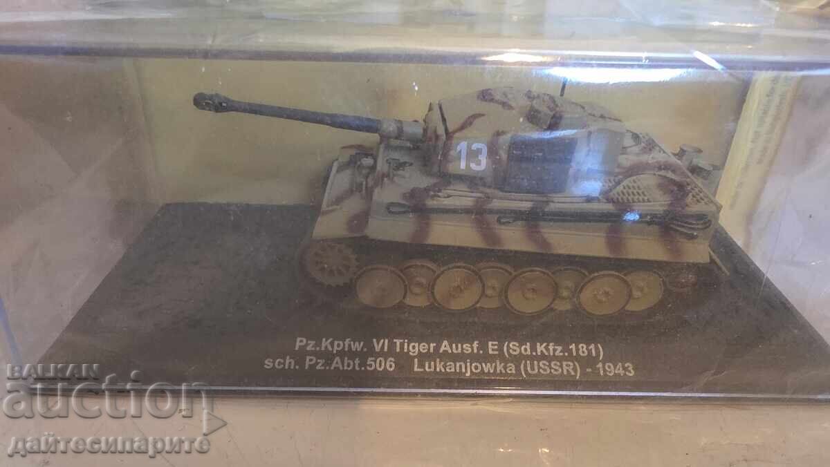 Tank model and Panzer VI write-off with price 40.00 BGN | € 20.45