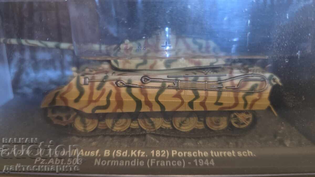 Макет танк и списание панцер тигър с цена 40.00 лв. | € 20.45