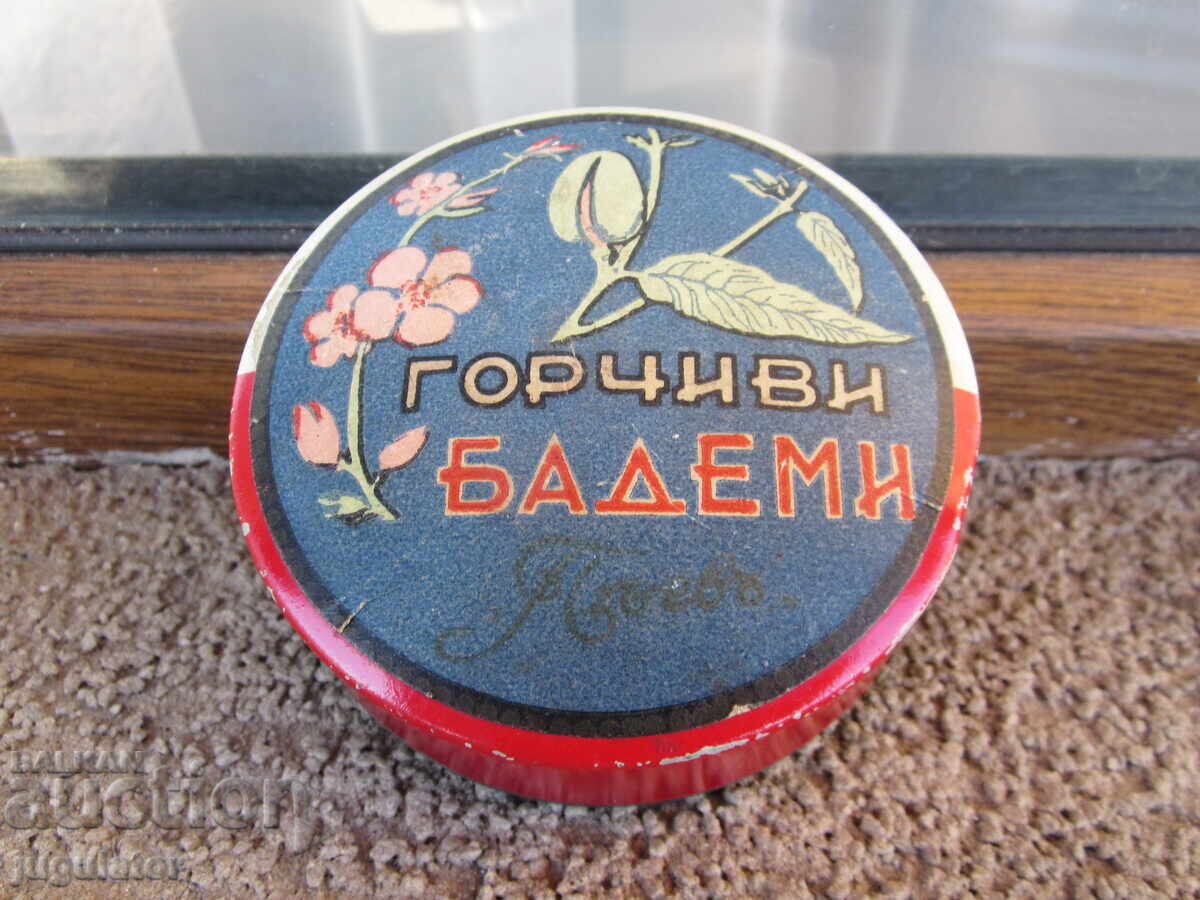 Kingdom of Bulgaria antique box of bitter almond cream Peev' with price 30.00 BGN | € 15.34 Kingdom of Bulgaria antique box of bitter almond cream Peev' with price 30.00 BGN | € 15.34