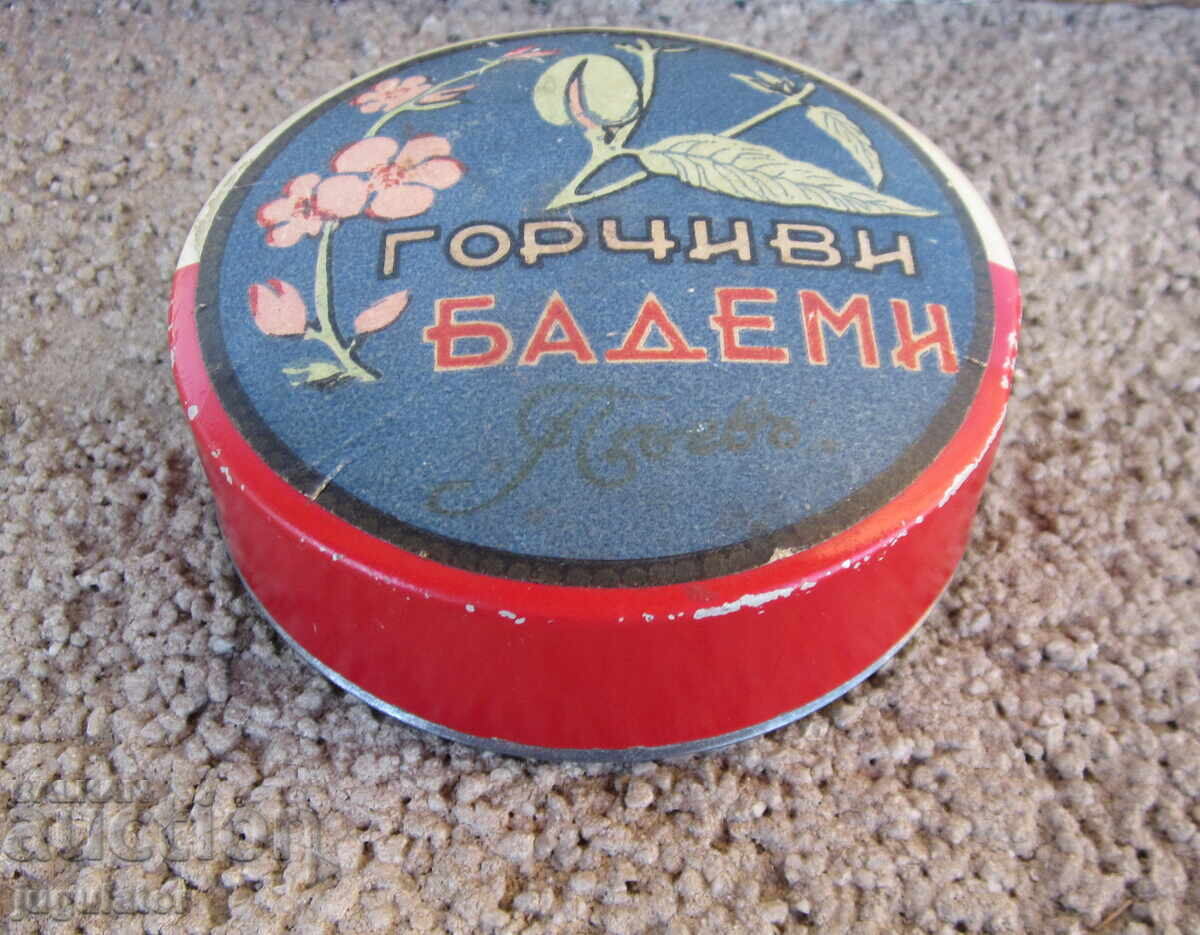 Auction Kingdom of Bulgaria antique box of bitter almond cream Peev' Auction Kingdom of Bulgaria antique box of bitter almond cream Peev'