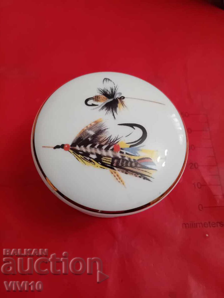 Αρχαίο πορσελάνινο κουτί κοσμημάτων