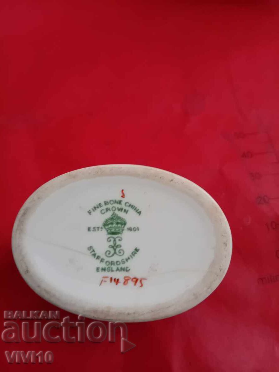 Auction Antique porcelain jewelry box Auction Antique porcelain jewelry box