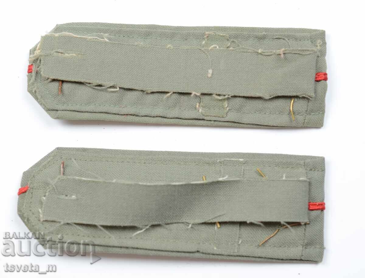 Επωμίδες Υπολοχαγού ΒΝΑ σοσιαλιστικές με τιμή 9.00 BGN | € 4.60