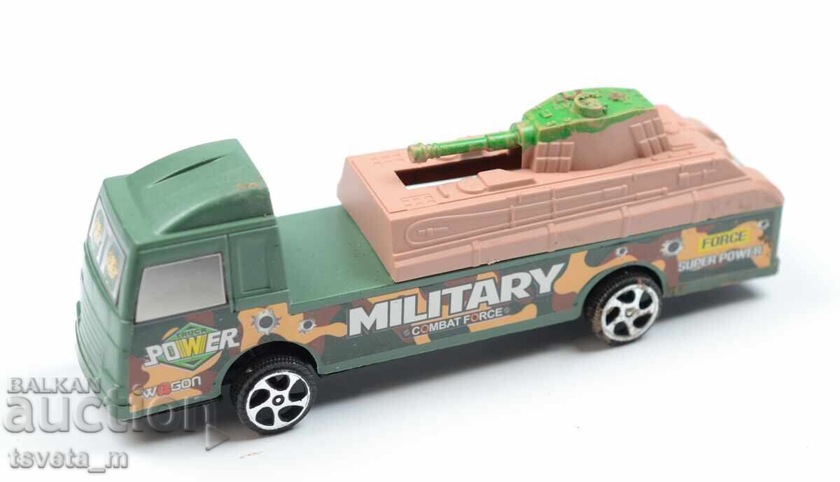 Camion de plastic MILITARY cu preț € 2.00 | 3.91 BGN