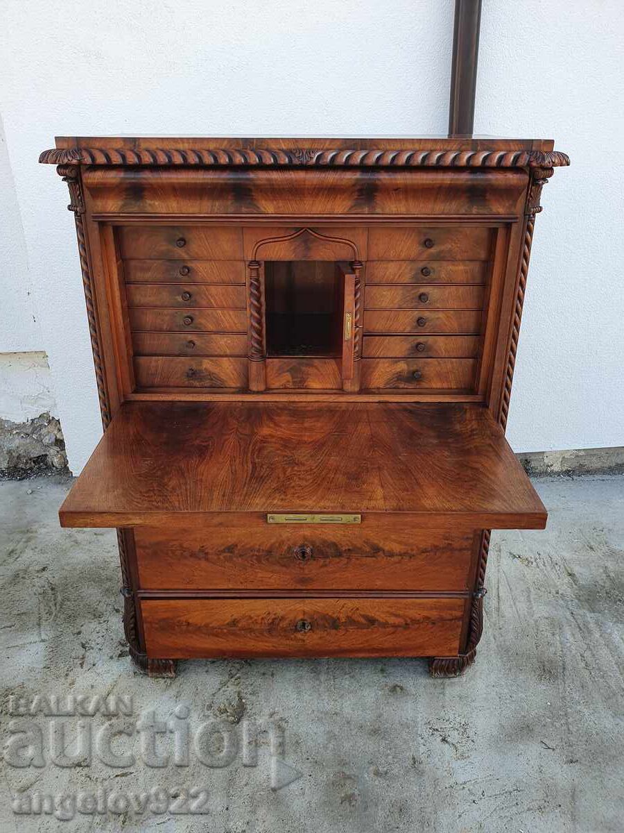 Красиво винтидж писалище абсолютен масив!!! с цена 59.98 лв. | € 30.67 Красиво винтидж писалище абсолютен масив!!! с цена 59.98 лв. | € 30.67