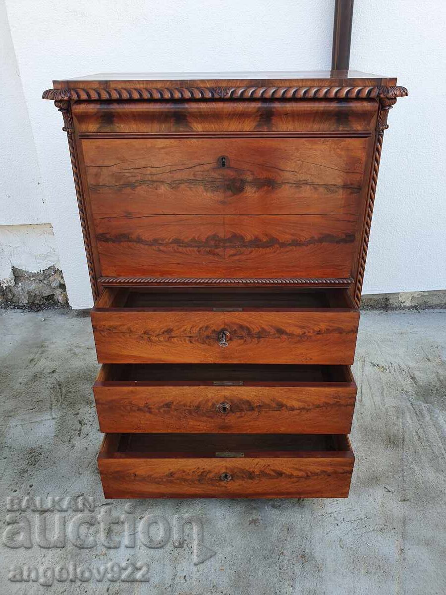 Аукцион Красиво винтидж писалище абсолютен масив!!! Аукцион Красиво винтидж писалище абсолютен масив!!!