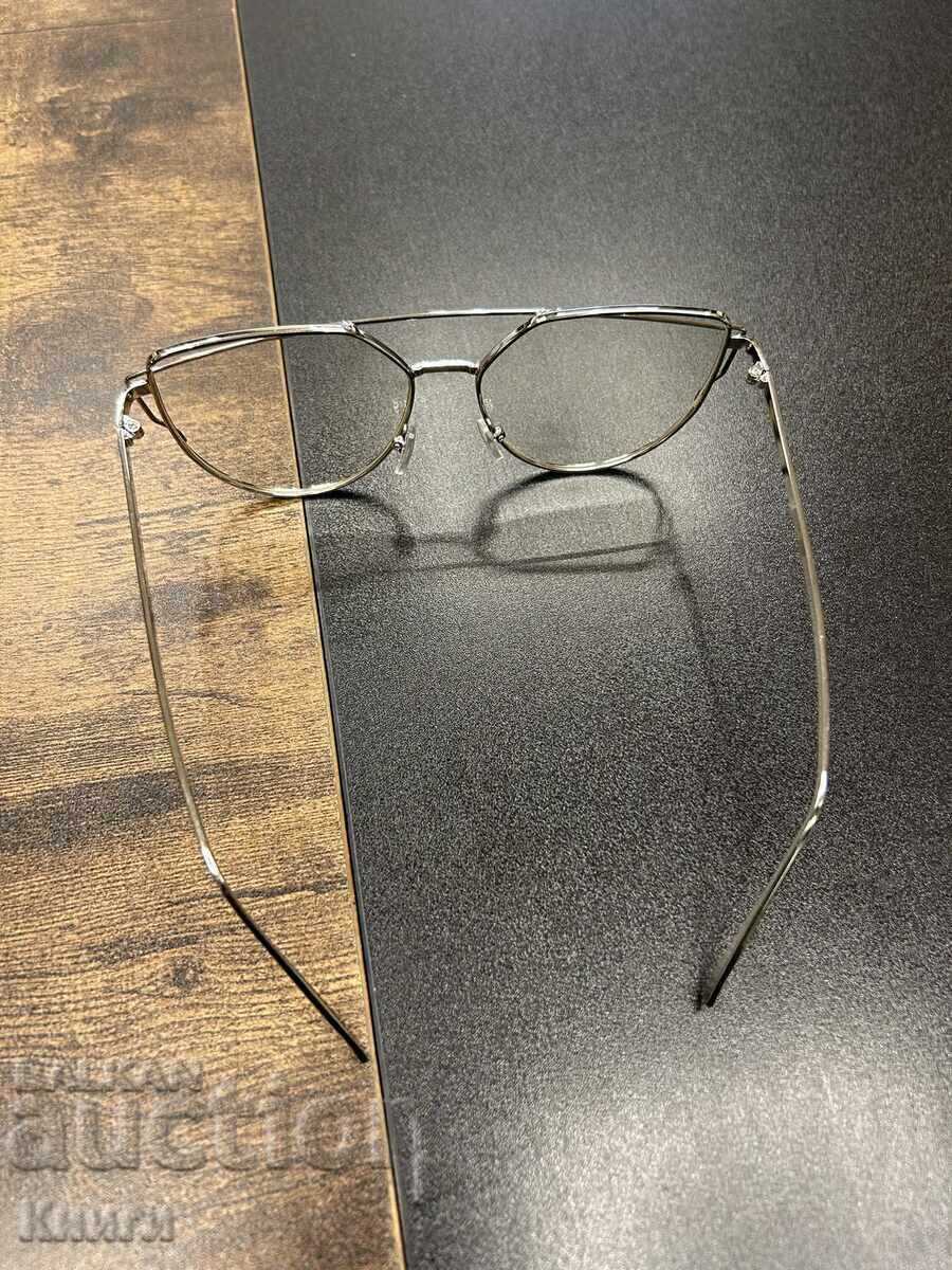 Glasses without diopters with price 30.00 BGN | € 15.34