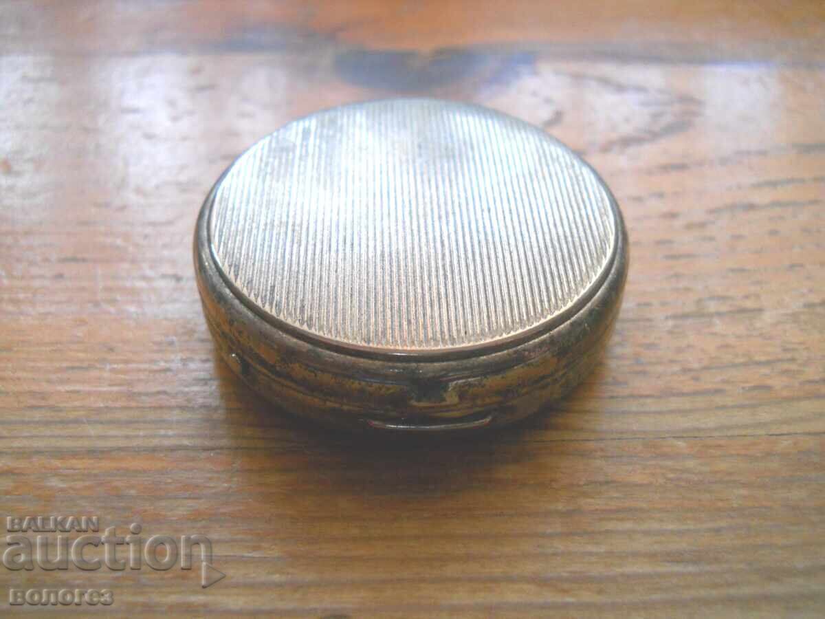 Cutie metalică veche pentru pudră Cutie metalică veche pentru pudră