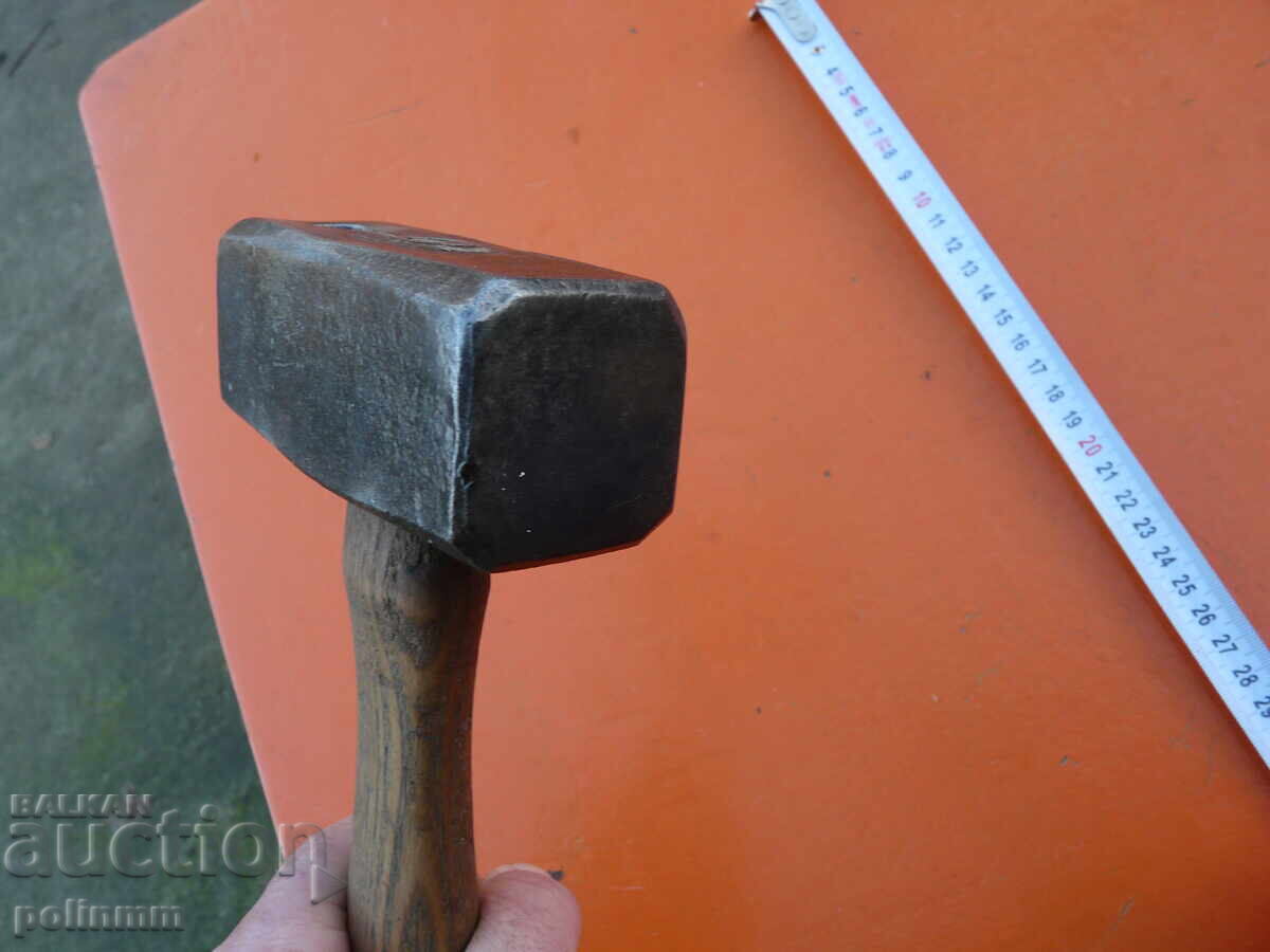 Стар немски чук -  324 с цена 40.00 лв. | € 20.45