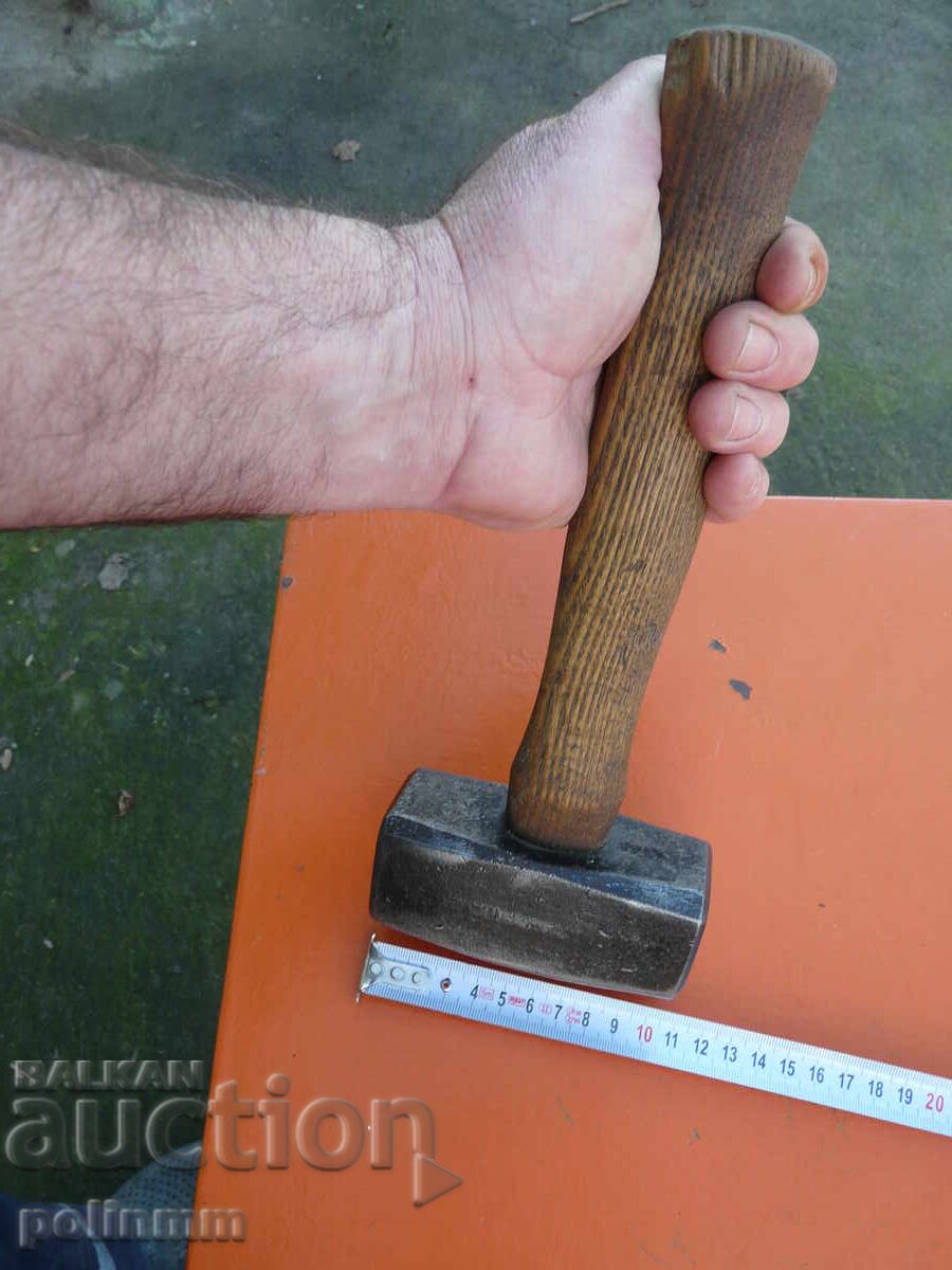 Доставка на Стар немски чук -  324