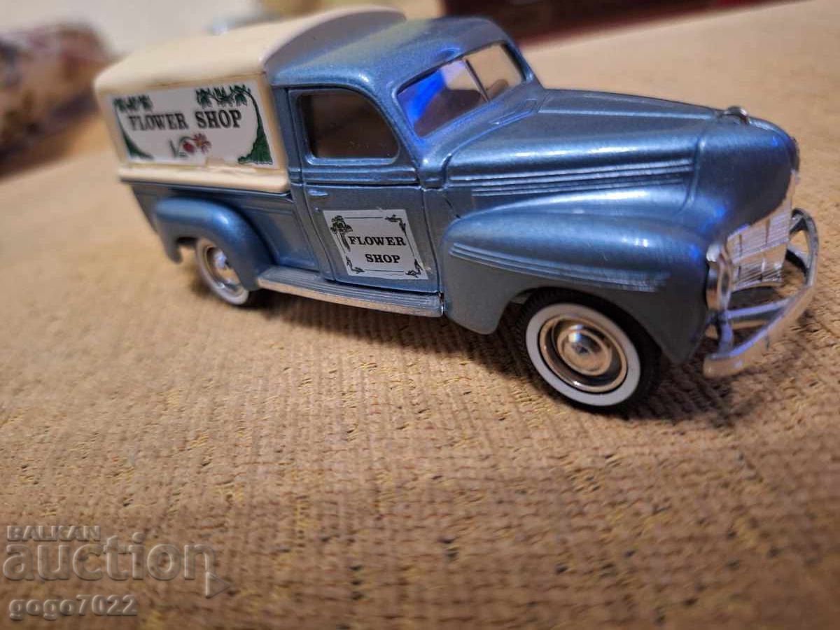 SOLIDO FRANȚA 1/43 DODGE 1950 cu preț 7.00 BGN | € 3.58