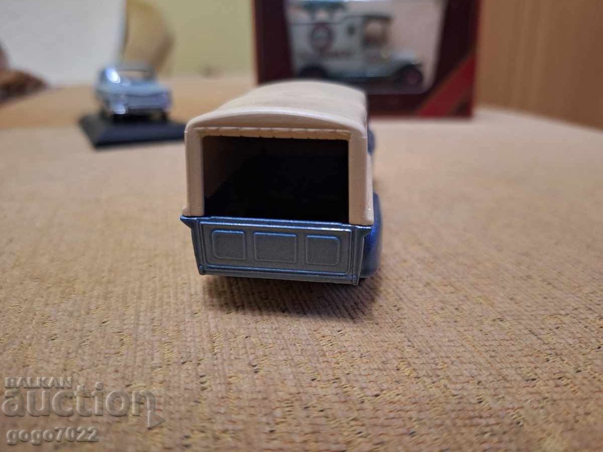 SOLIDO FRANȚA 1/43 DODGE 1950 - 5