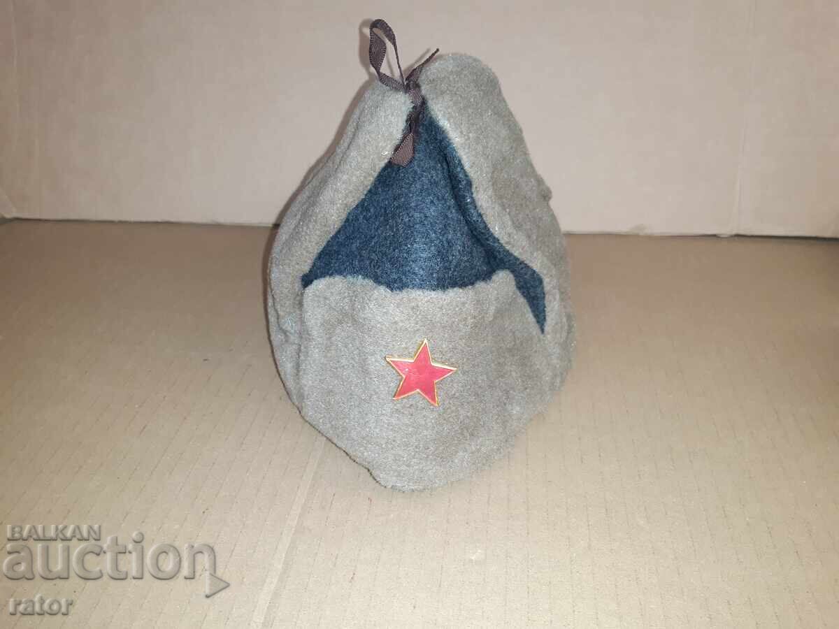 Cercel militar, pălărie, șapcă, uniformă - BNA, NRB Cercel militar, pălărie, șapcă, uniformă - BNA, NRB