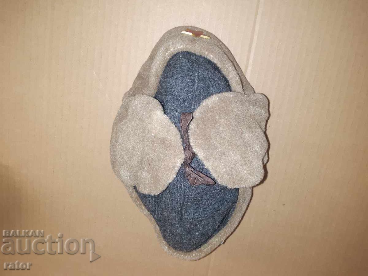 Delivery of Military earring, hat, cap, uniform - BNA, NRB