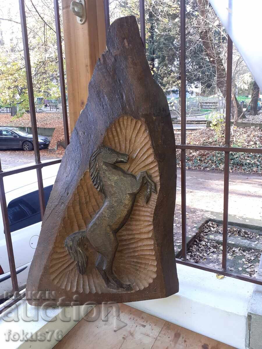 Μοναδική παλιά χειροποίητη ξυλογλυπτική για τοίχο - άλογο - υπογεγραμμένη με τιμή 290.00 BGN | € 148.27