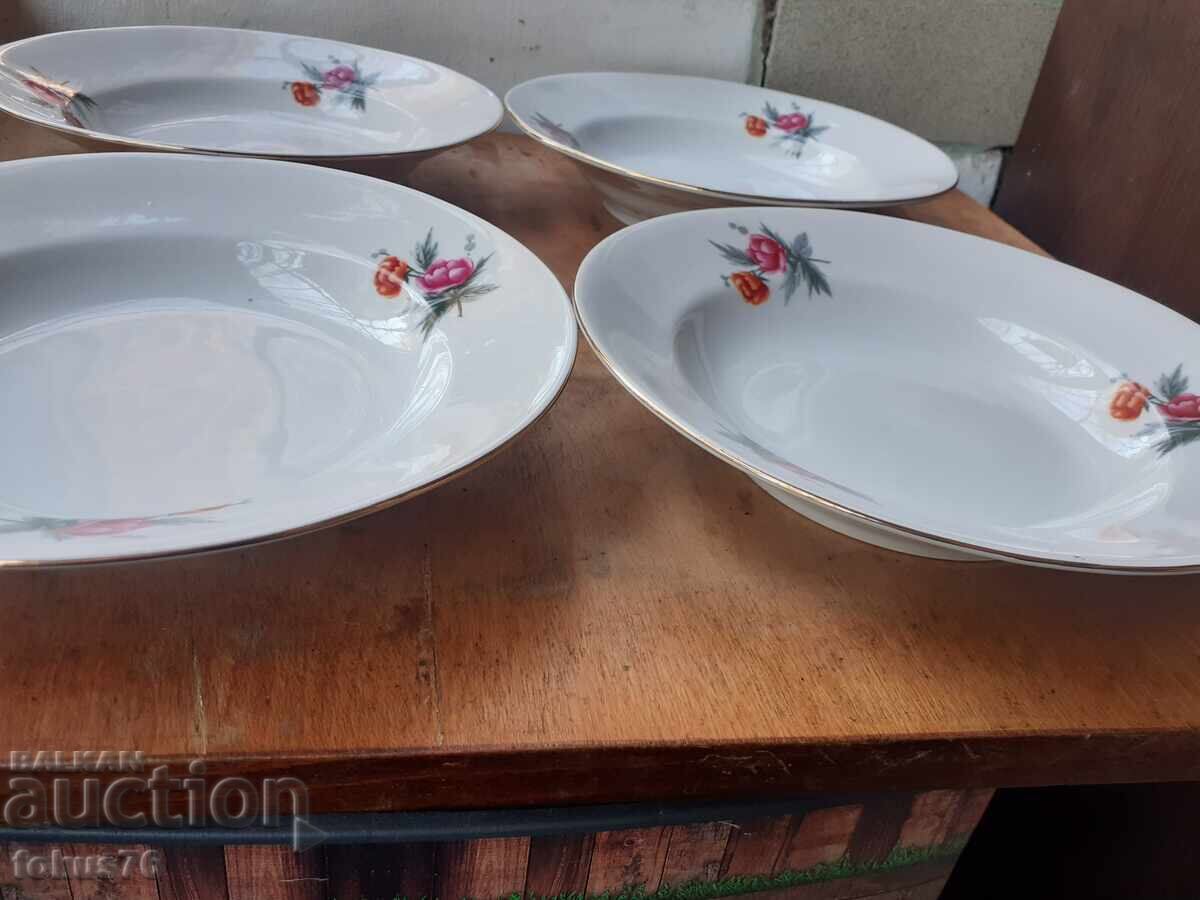 Български порцелан четири чинии с цена 35.00 лв. | € 17.90