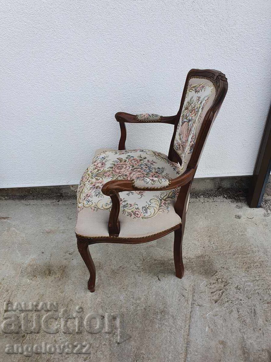 Delivery of Beautiful vintage solid Romeo and Juliet chair! Delivery of Beautiful vintage solid Romeo and Juliet chair!