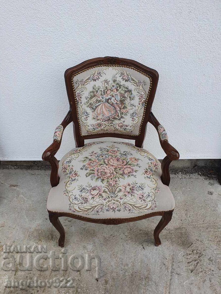 Beautiful vintage solid Romeo and Juliet chair! Beautiful vintage solid Romeo and Juliet chair!