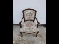 Beautiful vintage solid Romeo and Juliet chair!