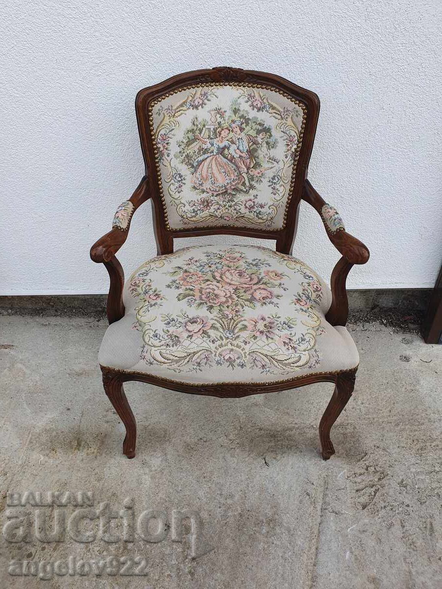 Auction Beautiful vintage solid Romeo and Juliet chair! Auction Beautiful vintage solid Romeo and Juliet chair!