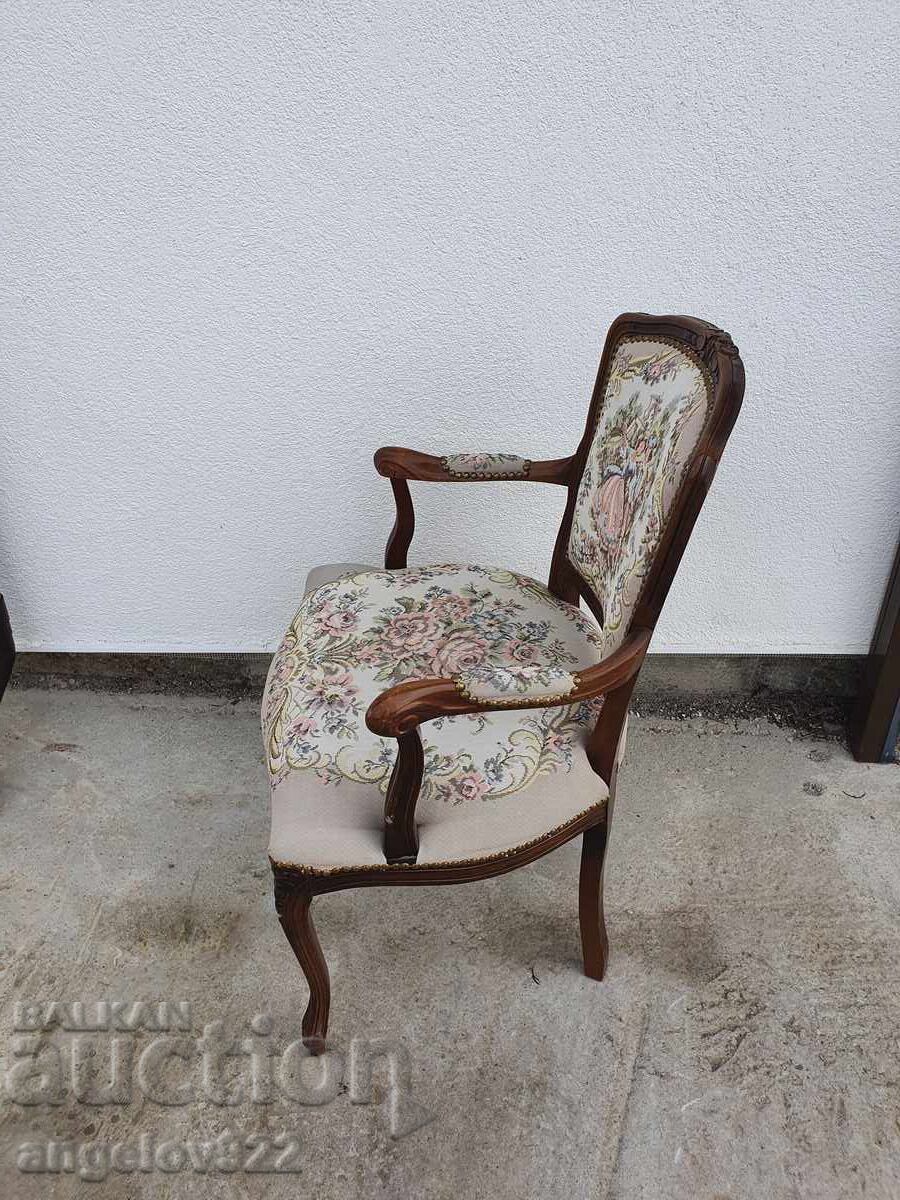 Delivery of Beautiful vintage solid Romeo and Juliet chair! Delivery of Beautiful vintage solid Romeo and Juliet chair!