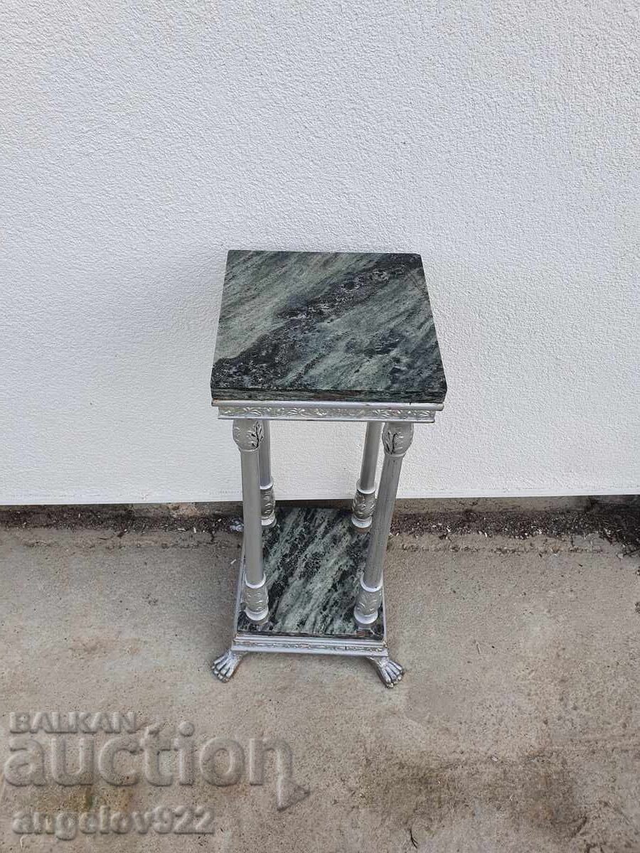 Όμορφο vintage βάθρο με μαρμάρινα ράφια!!! με τιμή 0.01 BGN | € 0.01 Όμορφο vintage βάθρο με μαρμάρινα ράφια!!! με τιμή 0.01 BGN | € 0.01